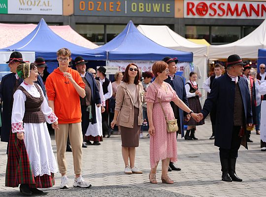 Muzyka Regionów 2023 - Integracja Kultur poprzez Tańce i Muzykę!