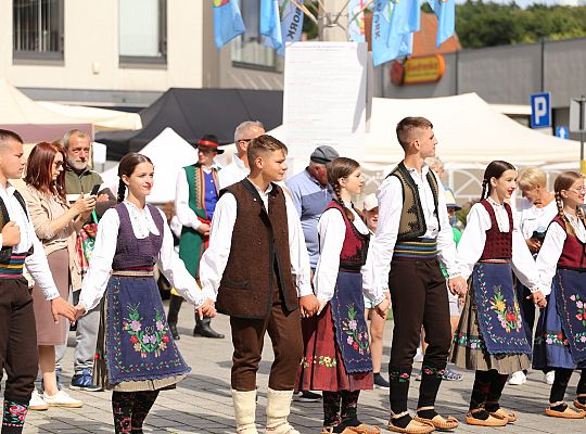 Muzyka Regionów 2023 - Integracja Kultur poprzez Tańce i Muzykę!