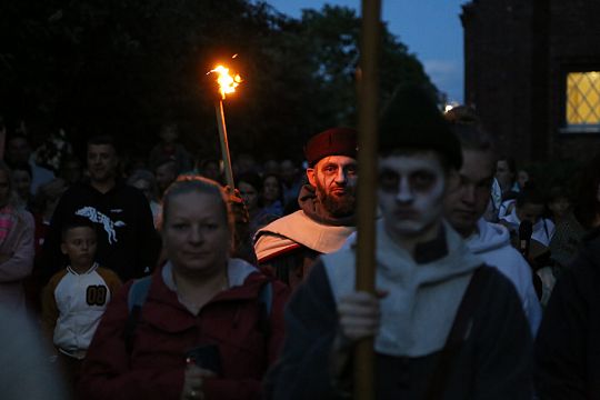 Spacer z Duchami Krzyżaków