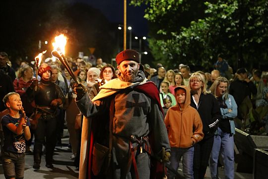 Spacer z Duchami Krzyżaków