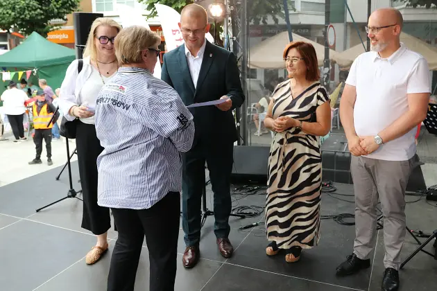 Lębork w detalu - finał pleneru malarskiego Stowarzyszenia TAK na Jarmarku św. Jakuba