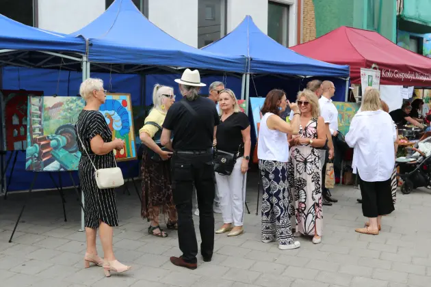 Lębork w detalu - finał pleneru malarskiego Stowarzyszenia TAK na Jarmarku św. Jakuba