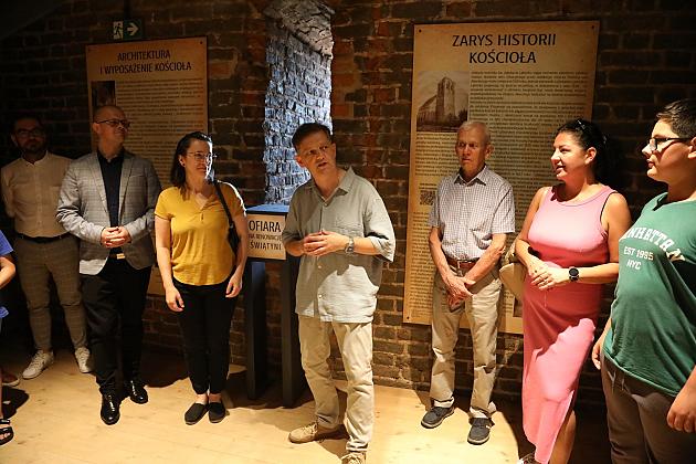 Spotkanie uczestników Jarmarku św. Jakuba w zabytkowym wnętrzu.