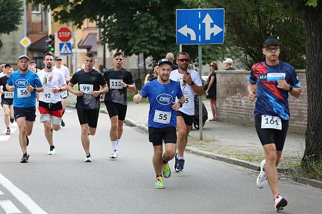 Uczestnicy biegu sportowego podczas Jarmarku św. Jakuba.